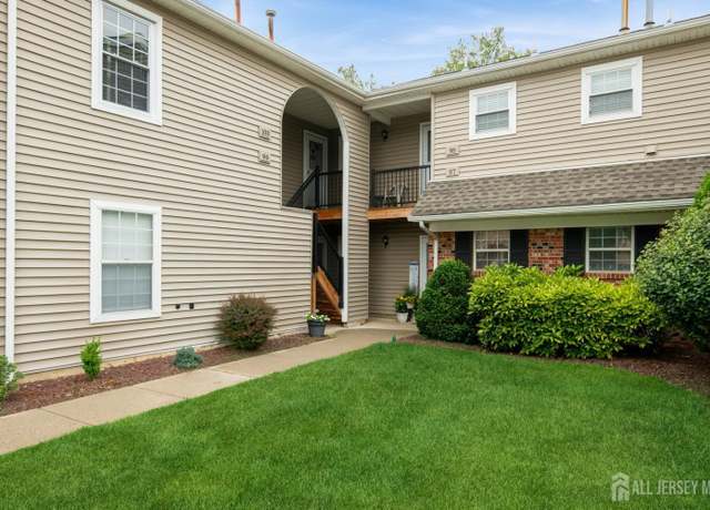 Property at 100 Neilly Ct, Old Bridge, NJ 08857, 3 beds, 2 baths