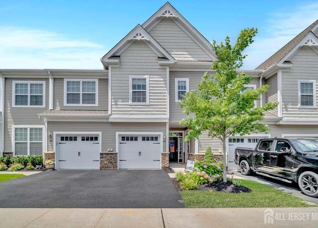 Property at 30 Grabowski Dr, Sayreville, NJ 08859, 1 bed, 1.5 baths