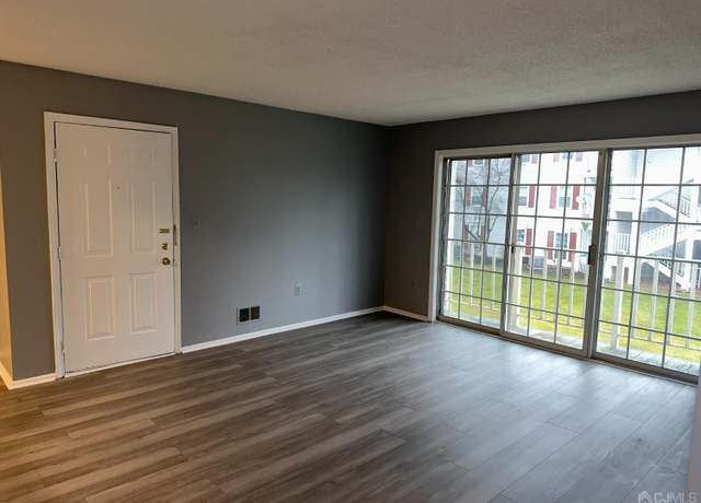 Property at 464 Northam Dr, North Brunswick, NJ 08902, 2 beds, 2 baths