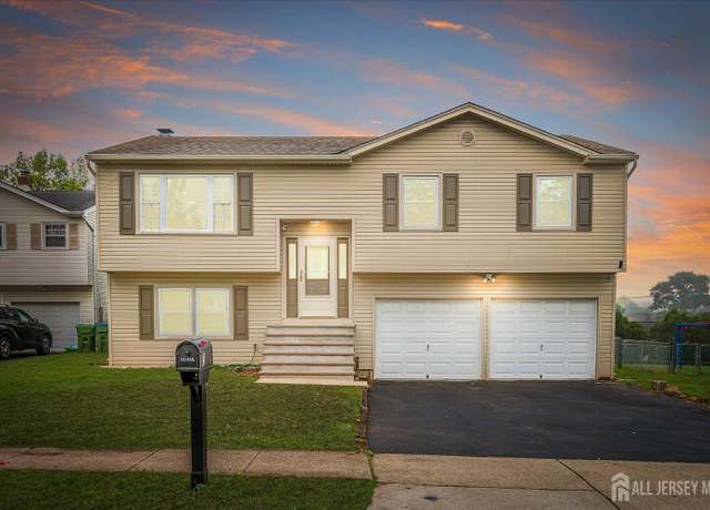 Property at 3 Birch Rd, Edison, NJ 08817, 4 beds, 2.5 baths
