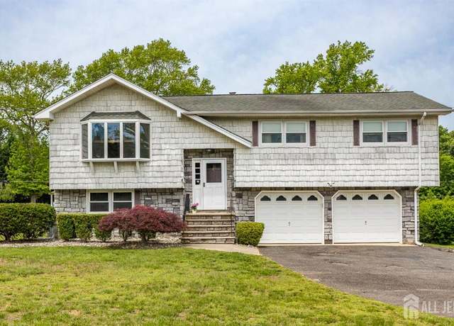 Property at 23 Little Brook Ln, Monroe, NJ 08831, 4 beds, 2.5 baths