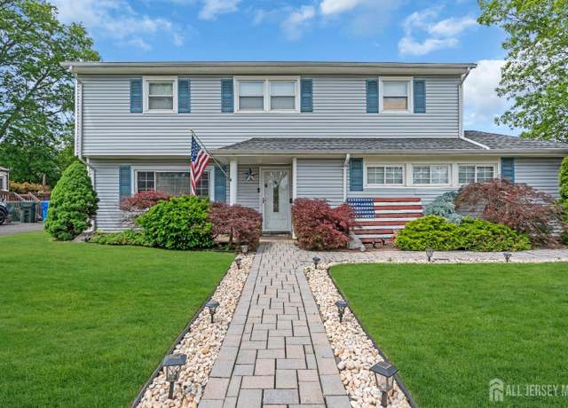 Property at 14 E Shirley Ave, Colonia, NJ 07067, 5 beds, 2 baths
