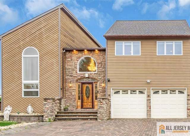 Property at 10 Signal Ct, South Brunswick, NJ 08810, 3 beds, 3.5 baths