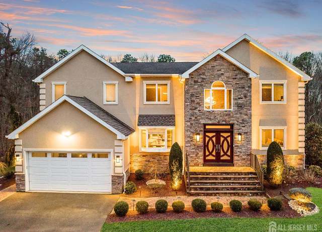 Property at 6 Alex Ct, Monroe, NJ 08831, 7 beds, 5 baths
