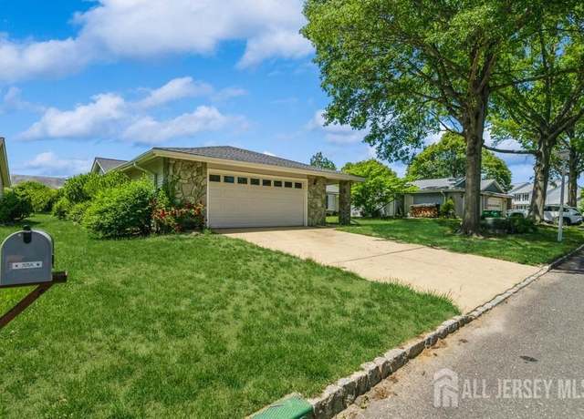 Property at 305-A Flanders Rd, Monroe, NJ 08831, 2 beds, 2 baths