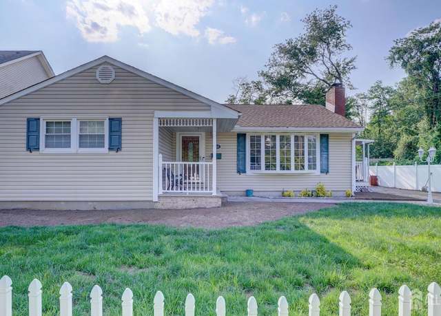 Property at 230 Raritan St, South Amboy, NJ 08879, 3 beds, 1.5 baths