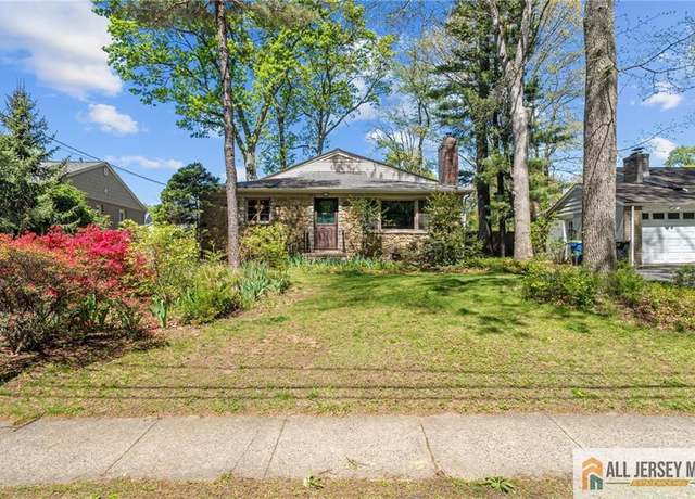 Property at 552 Parkview Ave, North Plainfield, NJ 07063, 4 beds, 2 baths