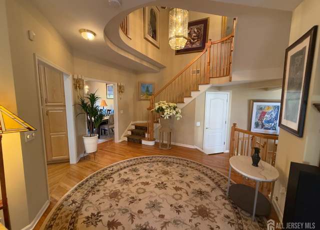 Property at 4 Sevell Cir, Clark, NJ 07066, 3 beds, 2.5 baths