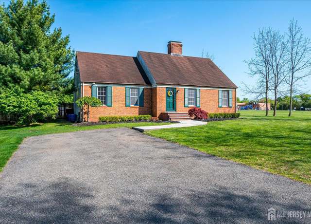 Property at 27 Vermont Ave, Franklin, NJ 08823, 3 beds, 2 baths