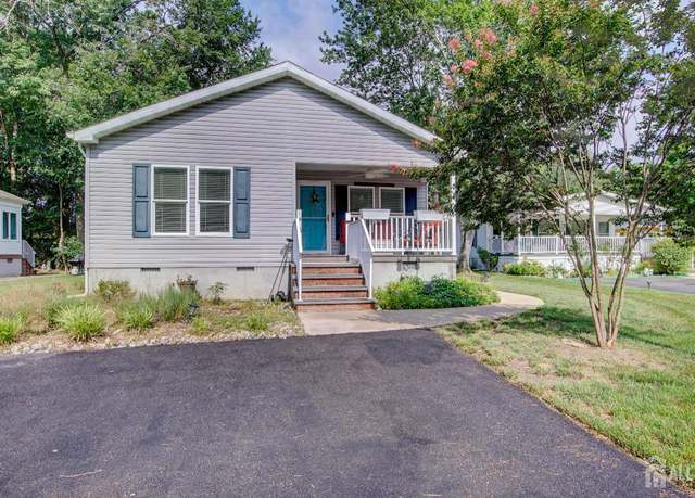 Property at 287 Woods Edge Ct, Spotswood, NJ 08884, 3 beds, 2 baths