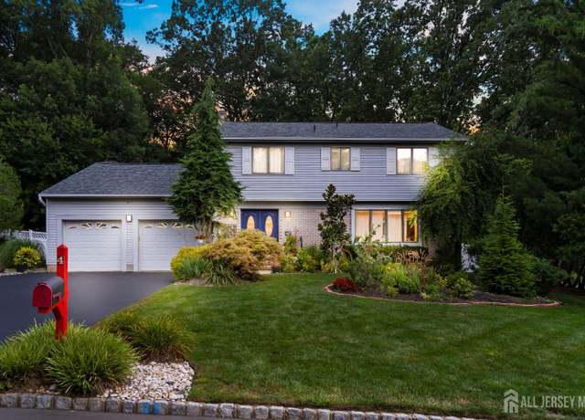 Property at 4 Deer Run Ct, East Brunswick, NJ 08816, 4 beds, 2.5 baths