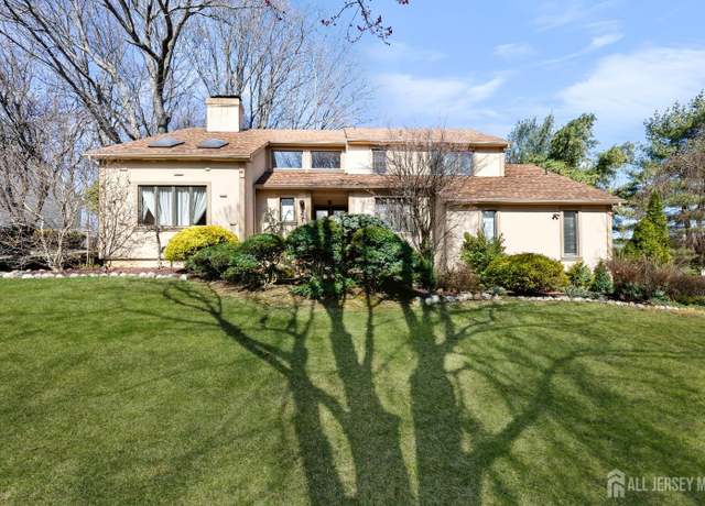 Property at 1 Cherokee Rd, East Brunswick, NJ 08816, 6 beds, 4 baths