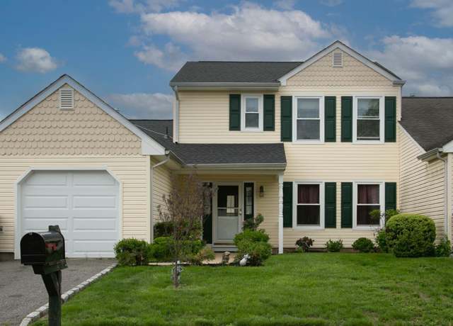 Property at 71 S Sagamore Ave, Edison, NJ 08820, 3 beds, 3 baths