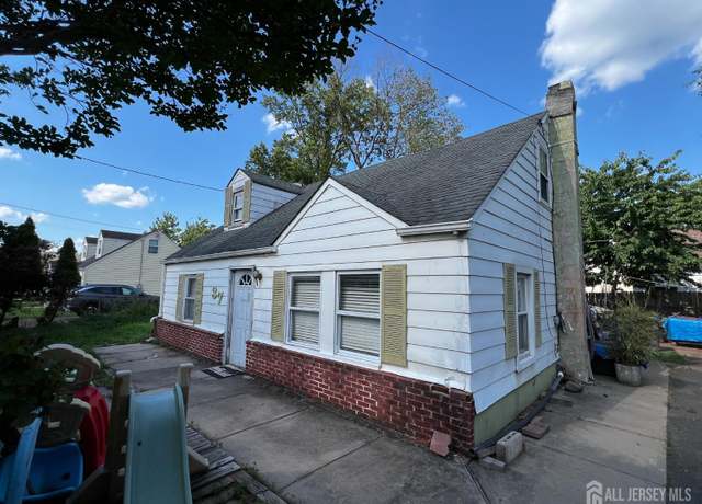 Property at 37 N Randolphville Rd, Piscataway, NJ 08854, 4 beds, 2 baths