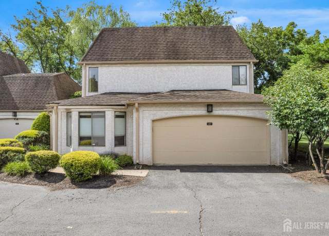 Property at 47 Park Gate Dr, Edison, NJ 08820, 2 beds, 2.5 baths