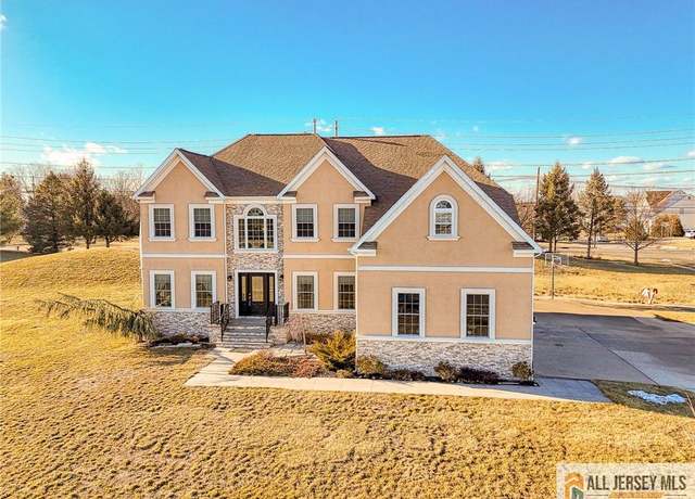 Property at 2 Kristen Ct, Franklin, NJ 08873, 4 beds, 2.5 baths