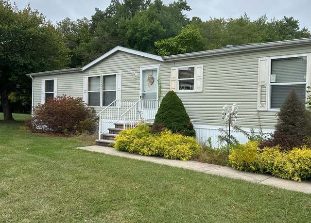 Property at 268 Laura Ct, Spotswood, NJ 08884, 3 beds, 2 baths