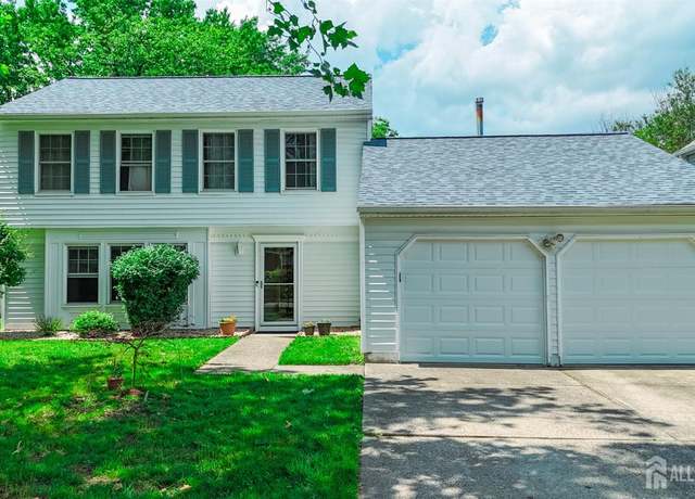 Property at 23 Boxwood Cir, Edison, NJ 08820, 3 beds, 2.5 baths