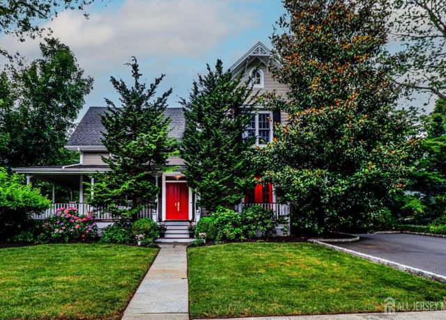 Property at 125 Hillside Ave, Metuchen, NJ 08840, 4 beds, 3 baths