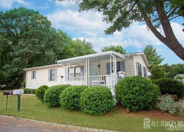 Property at 139 Village Dr W, Spotswood, NJ 08884, 2 beds, 2 baths