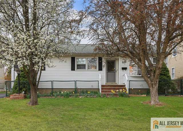 Property at 435 2nd St, Middlesex, NJ 08846, 3 beds, 1 bath