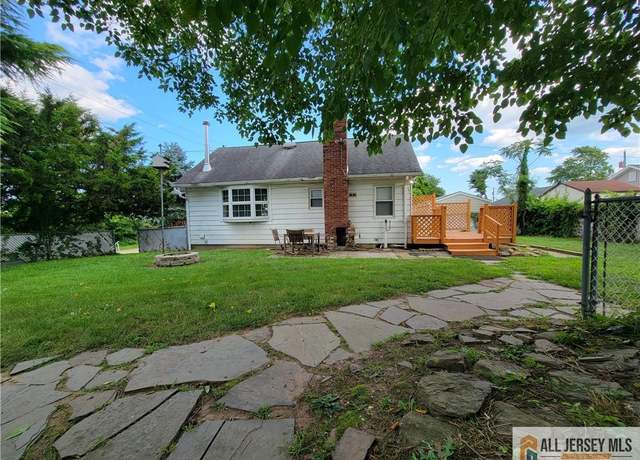 Property at 832 State Route 35, Old Bridge, NJ 08879, 2 beds, 1.5 baths