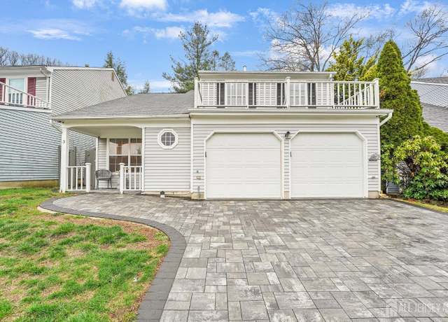 Property at 3 Portsmouth Dr, Old Bridge, NJ 08857, 3 beds, 2.5 baths