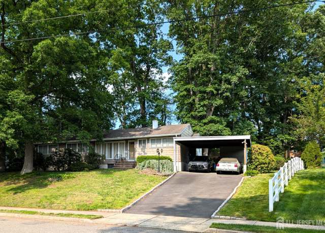 Property at 28 Tanglewood Ln, East Brunswick, NJ 08816, 4 beds, 1.5 baths
