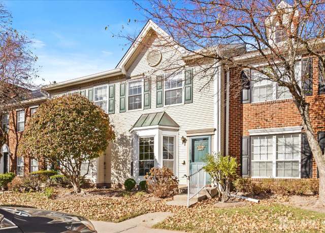 Property at 25 Desoto Dr, Franklin, NJ 08823, 2 beds, 2.5 baths
