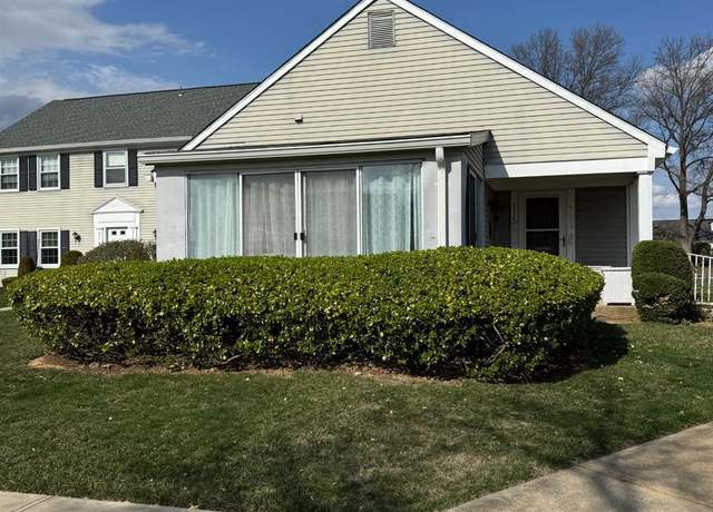 Property at 211 Rossmoor Dr Unit C, Monroe, NJ 08831, 2 beds, 1.5 baths