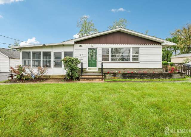 Property at 192 Lakeview Ave, Piscataway, NJ 08854, 3 beds, 1.5 baths