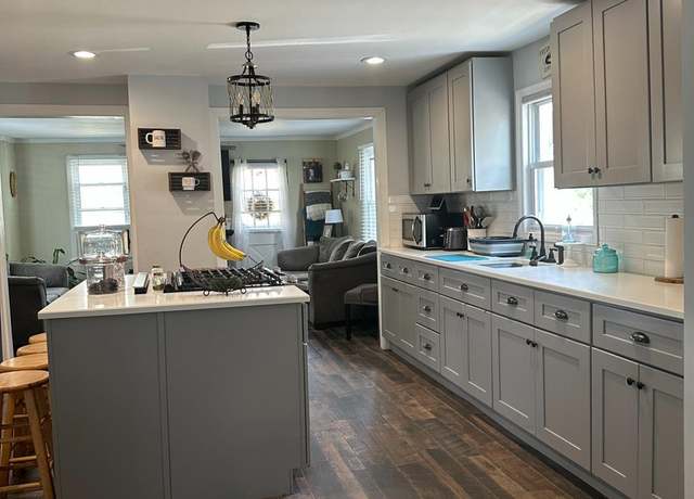 Property at 20 Dolan St, Sayreville, NJ 08872, 3 beds, 2 baths