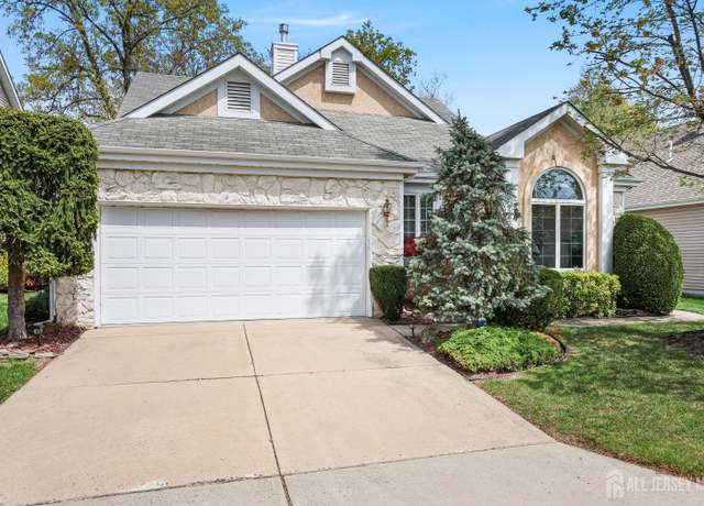 Property at 27 Dawson Ln, Monroe, NJ 08831, 2 beds, 3 baths