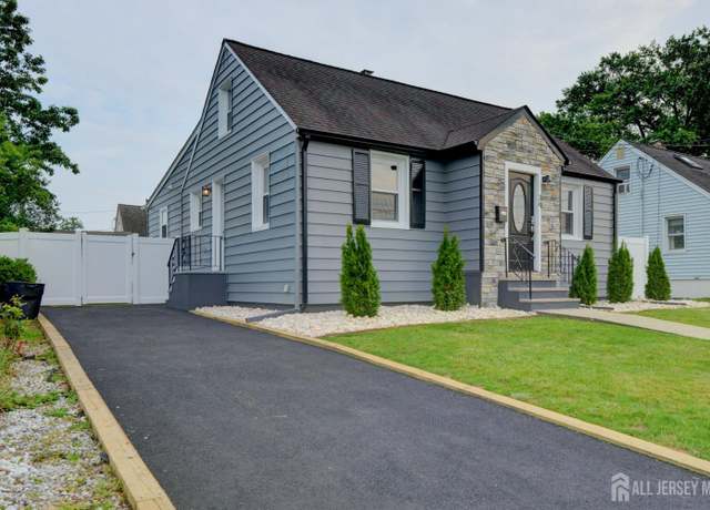 Property at 39 Delaware Ave, Carteret, NJ 07008, 3 beds, 3 baths