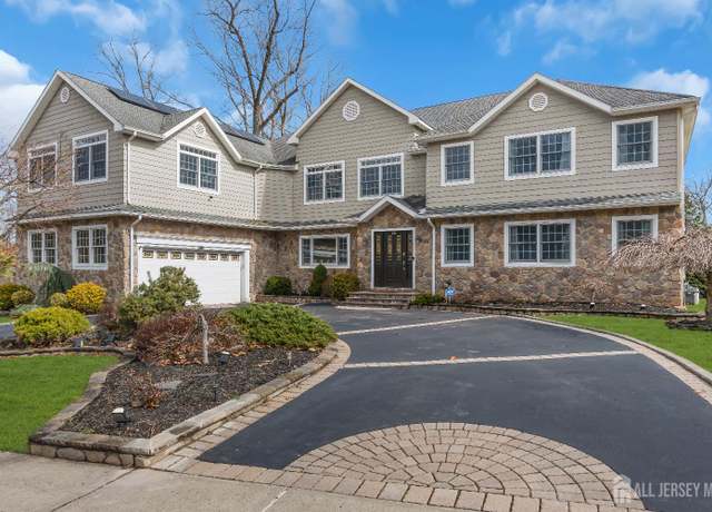 Property at 896 Kearney Dr, North Brunswick, NJ 08902, 5 beds, 4 baths