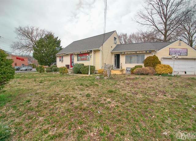 Property at 1610 Oak Tree Rd, Iselin, NJ 08830, 3 beds, 1.5 baths