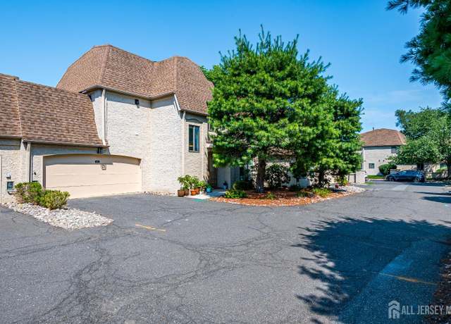 Property at 66 Gate House Ln, Edison, NJ 08820, 2 beds, 2.5 baths