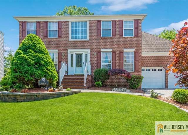 Property at 17 Alexis Ln, Edison, NJ 08820, 4 beds, 3.5 baths