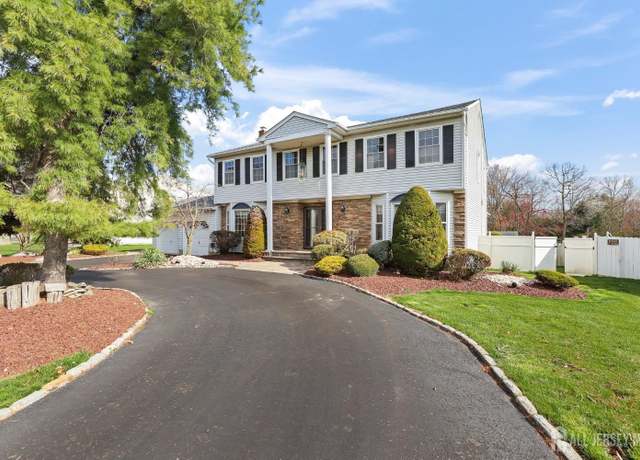 Property at 56 Ivanhoe Dr, Manalapan, NJ 07726, 4 beds, 3.5 baths