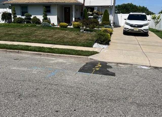 Property at 800 Shannon Ave, Perth Amboy, NJ 08861, 4 beds, 2 baths