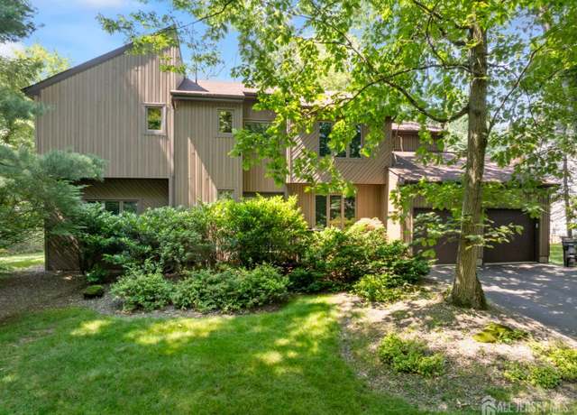 Property at 17 Theodore Dr, East Brunswick, NJ 08816, 5 beds, 2.5 baths
