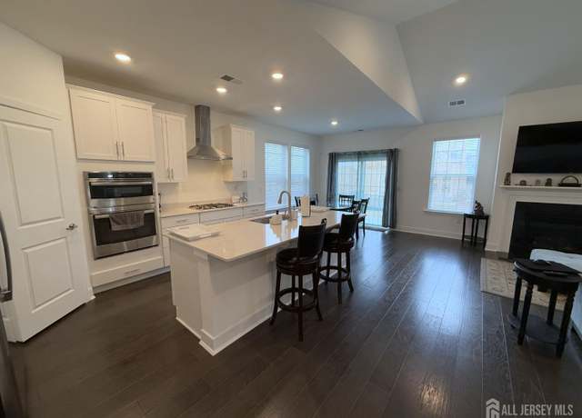 Property at 43 Starlight Dr, Monroe, NJ 08831, 3 beds, 2 baths