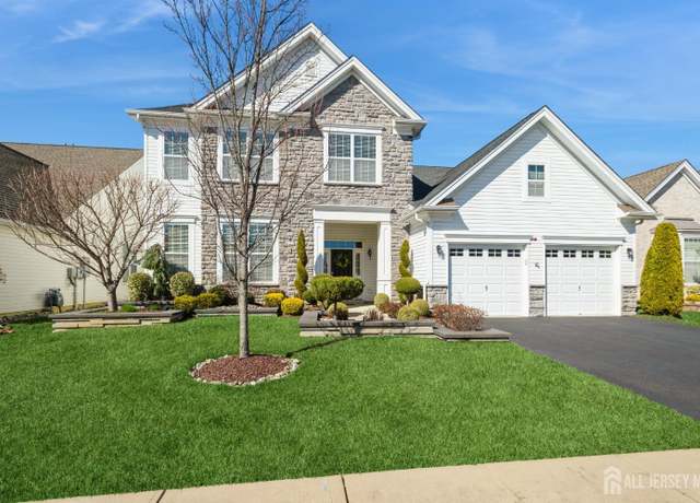 Property at 18 Medinah Ct, Monroe, NJ 08831, 3 beds, 3 baths