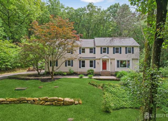 Property at 11 Delwood Rd, Chester Twp, NJ 07930, 4 beds, 2.5 baths