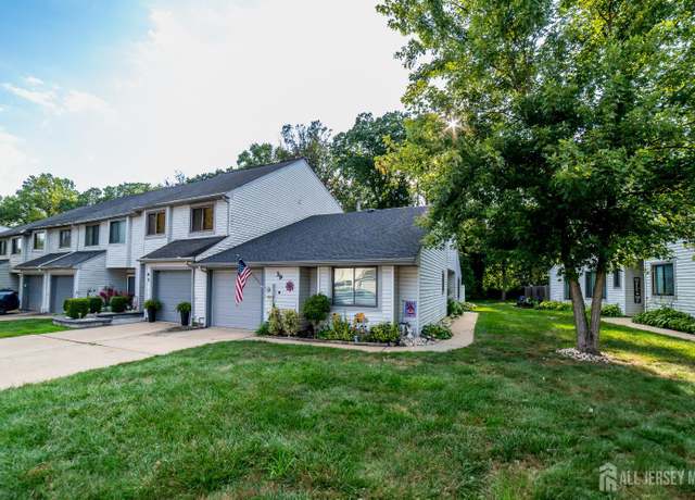 Property at 39 Lexington Cir, Old Bridge, NJ 07747, 2 beds, 2 baths