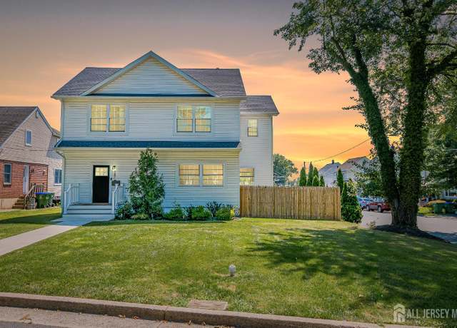 Property at 247 Hoover Ave, Edison, NJ 08837, 3 beds, 3.5 baths