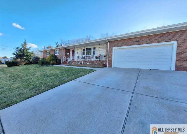 Property at 466 Brook Ave, Sayreville, NJ 08872, 5 beds, 3.5 baths