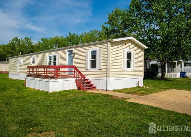 Property at 7 Deerbrook Blvd, North Brunswick, NJ 08902, 2 beds, 2 baths