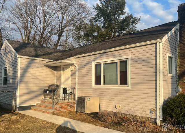 Property at 131 Berkeley Ter, Plainfield, NJ 07062, 3 beds, 1 bath
