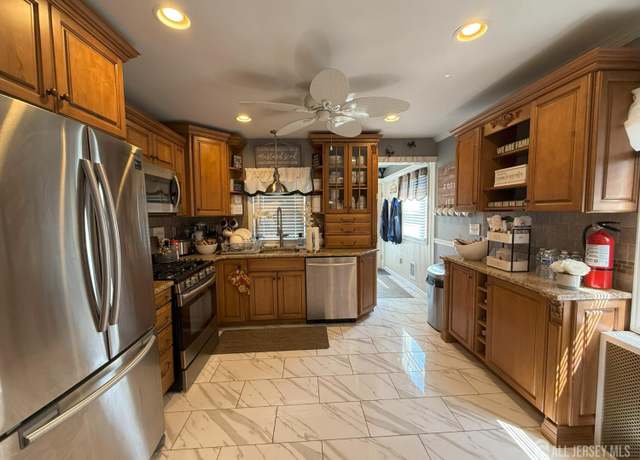 Property at 301 Harris Ave, Middlesex, NJ 08846, 3 beds, 2 baths